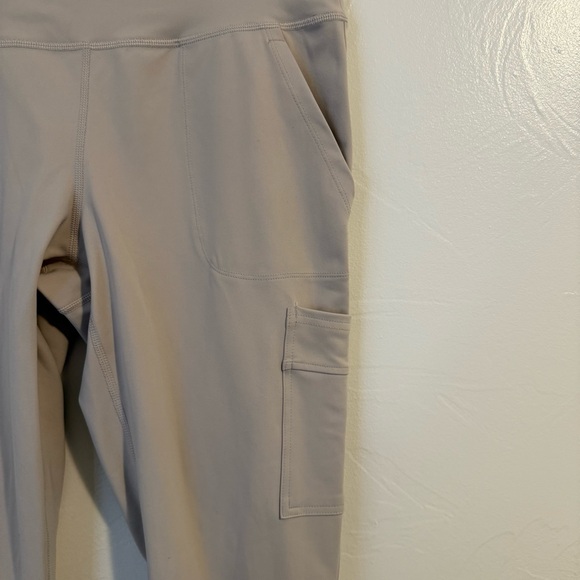 Avalanche High Waisted Leggings with Pockets - Picture 2 of 4